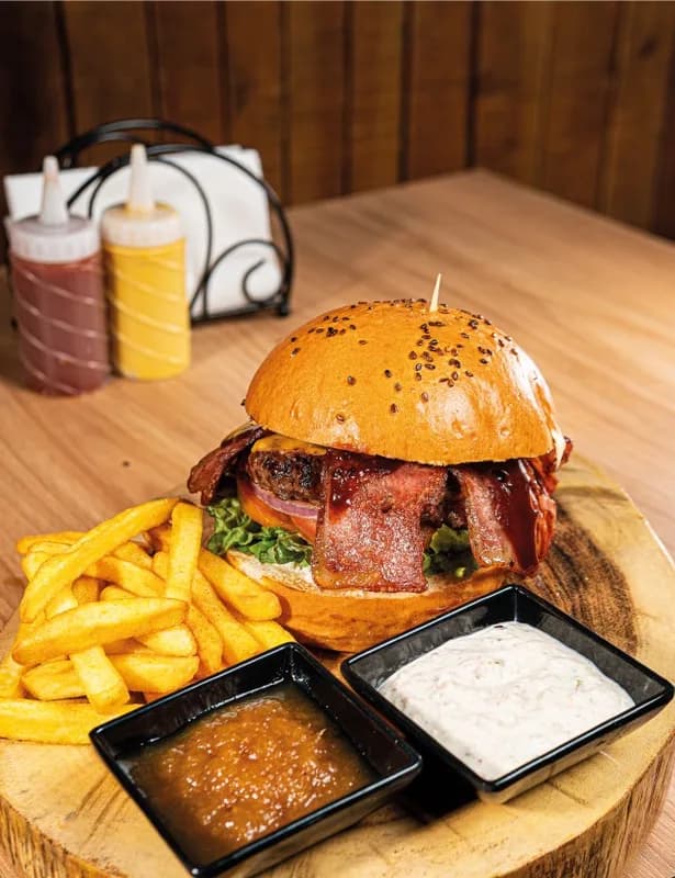 Burger Mucha Tocineta